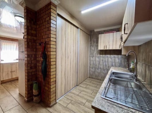 4 Bedroom Property for Sale in Hillcrest Northern Cape